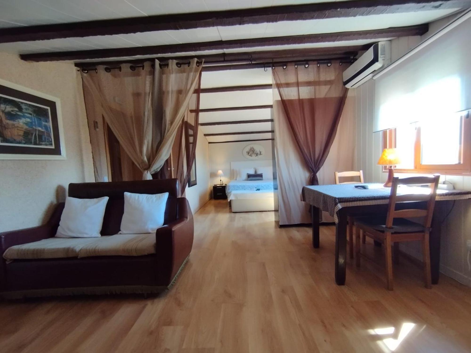 Can Gual Guest House Lametlla Del Valles Bagian luar foto