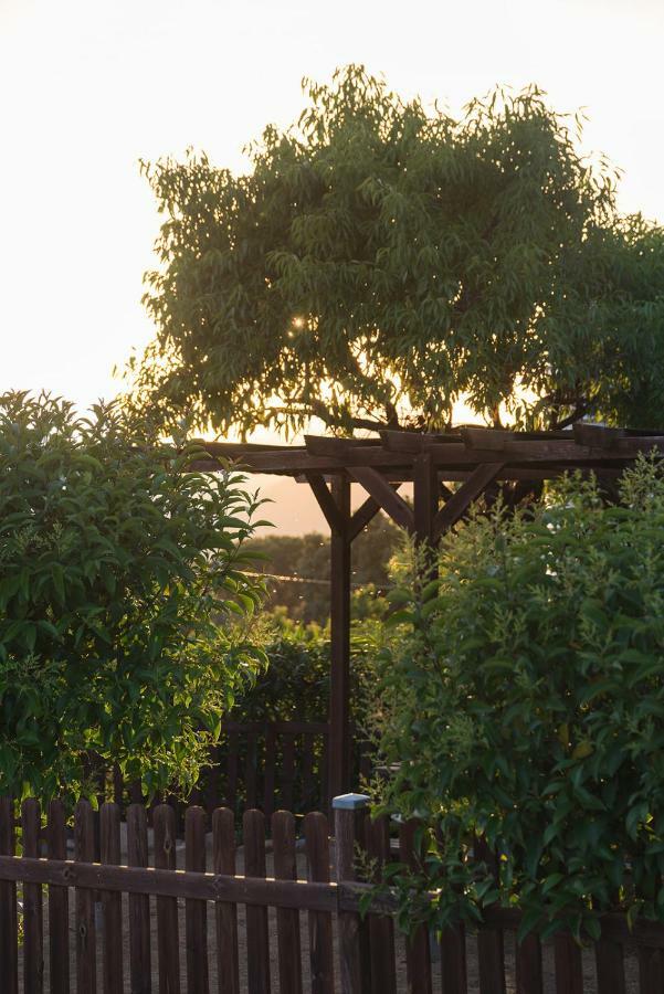 Can Gual Guest House Lametlla Del Valles Bagian luar foto