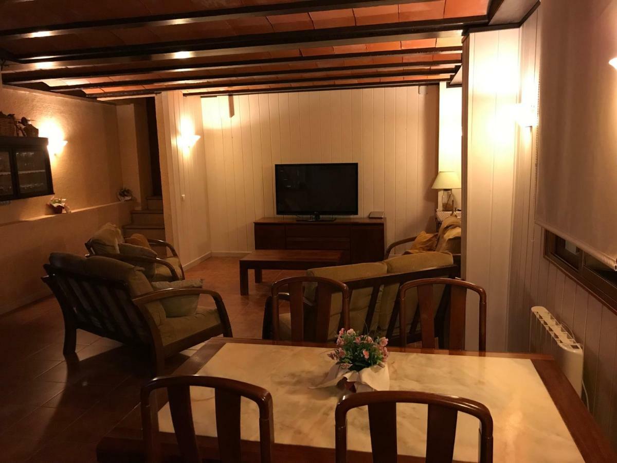 Can Gual Guest House Lametlla Del Valles Ruang foto